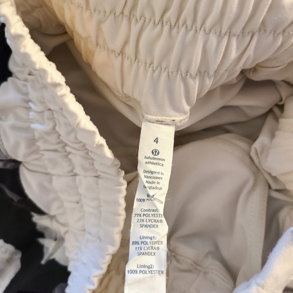 Lululemon shorts Inky Floral Rare Print - Picture 5 of 5